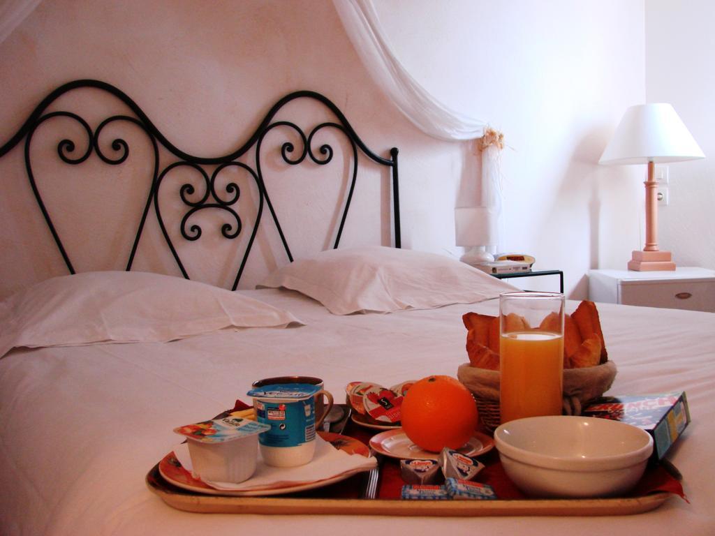 Hotel Restaurant Du Patti Grasse Zimmer foto