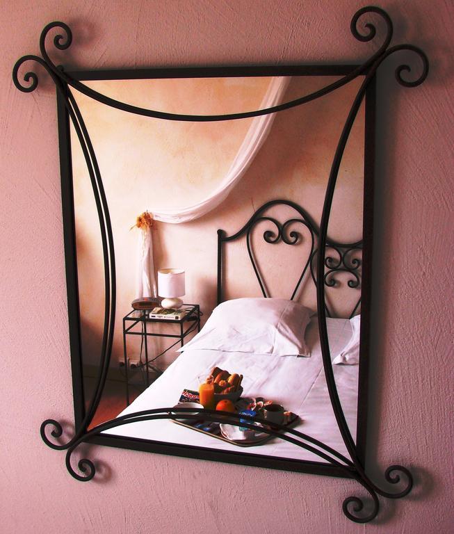 Hotel Restaurant Du Patti Grasse Zimmer foto